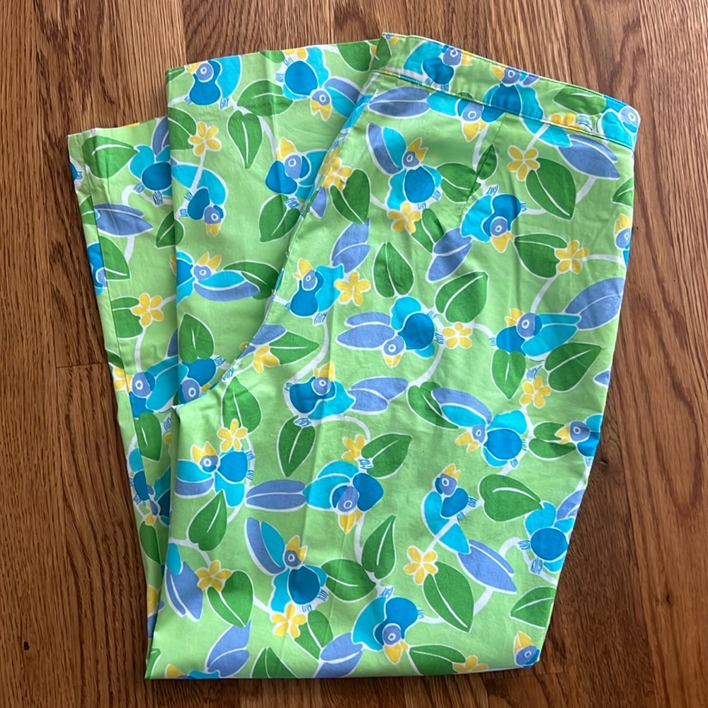 Lilly Pulitzer vintage cropped pants 🌸 like new condition! 8 tropical print